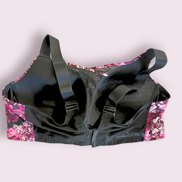 Sold‎ - Picture 2 of 9